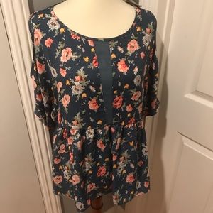 BNWT Bobeau cold shoulder top with sheer panel